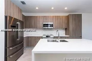 7825 NW 104th Ave, Doral, FL 33178 - Photo 5