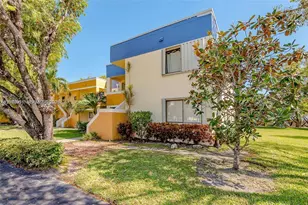 177 Lakeview Dr, Weston, FL 33326 - Photo 17