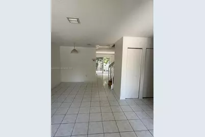 136 Hidden Ct Rd #22-D, Hollywood, FL 33023 - Photo 3