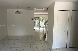 136 Hidden Ct Rd, Hollywood, FL 33023 - Photo 3