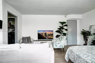 6484 Indian Creek Dr, Miami Beach, FL 33141 - Photo 9