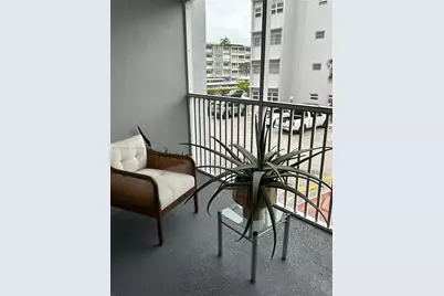 215 SE 3rd Ave #206A, Hallandale Beach, FL 33009 - Photo 17
