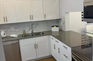 215 SE 3rd Ave, Hallandale Beach, FL 33009 - Photo 5