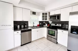 14510 SW 142nd Ct Cir S, Miami, FL 33186 - Photo 3