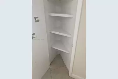 8290 Lake Dr #433, Doral, FL 33166 - Photo 15
