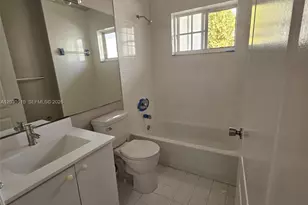 2527 W 76th St, Hialeah, FL 33016 - Photo 19