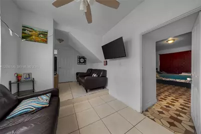 1035 NW 4th St, Miami, FL 33128 - Photo 13
