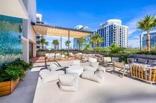 11 NE 6th St, Miami, FL 33132 - Photo 13