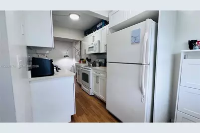 1100 NE 1st Ct #213, Hallandale Beach, FL 33009 - Photo 5