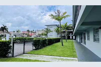 1100 NE 1st Ct #213, Hallandale Beach, FL 33009 - Photo 13