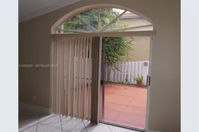 2010 NW 182nd Ter, Pembroke Pines, FL 33029 - Photo 29