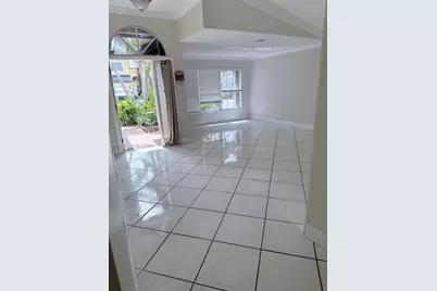 2010 NW 182nd Ter, Pembroke Pines, FL 33029 - Photo 9