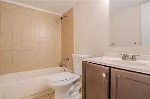 482 NW 165th St Rd, Miami, FL 33169 - Photo 17