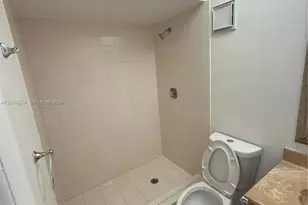8625 NW 8th St, Miami, FL 33126 - Photo 21