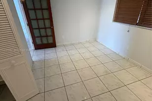 8625 NW 8th St, Miami, FL 33126 - Photo 15