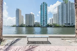 335 S Biscayne Blvd, Miami, FL 33131 - Photo 3