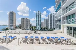 335 S Biscayne Blvd, Miami, FL 33131 - Photo 25