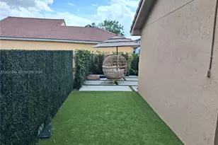 17531 NW 62nd Pl N, Hialeah, FL 33015 - Photo 3