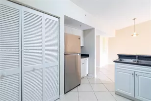 9650 NW 2nd St, Pembroke Pines, FL 33024 - Photo 5