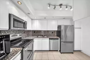 1000 Quayside Terrace, Miami, FL 33138 - Photo 9