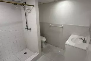 10000 NW 80th Ct, Hialeah Gardens, FL 33016 - Photo 23