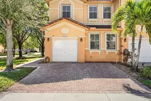 10902 NW 79th St, Doral, FL 33178 - Photo 1
