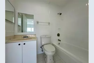 9837 W Okeechobee Rd #805, Hialeah Gardens, FL 33016 - Photo 25