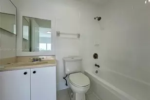 9837 W Okeechobee Rd, Hialeah Gardens, FL 33016 - Photo 25