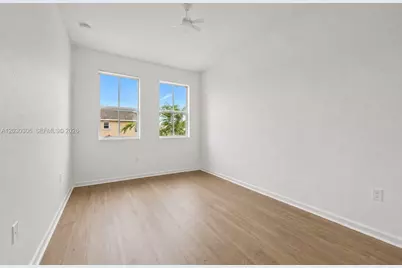 2390 SE 15th St, Homestead, FL 33035 - Photo 31
