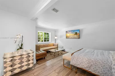 5236 Pine Tree Dr, Miami Beach, FL 33140 - Photo 17