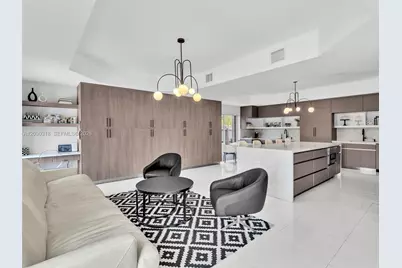 8052 NW 161st Ter, Miami Lakes, FL 33016 - Photo 15