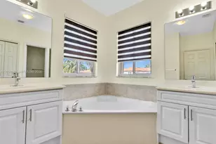 8052 NW 161st Terrace, Miami Lakes, FL 33016 - Photo 39