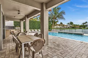 8052 NW 161st Terrace, Miami Lakes, FL 33016 - Photo 9