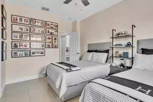 8052 NW 161st Terrace, Miami Lakes, FL 33016 - Photo 37