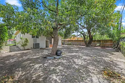 579 NW 119th St, Miami, FL 33168 - Photo 23
