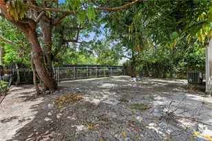 579 NW 119th St, Miami, FL 33168 - Photo 21