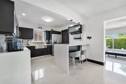 8625 SW 44th St, Miami, FL 33155 - Photo 11