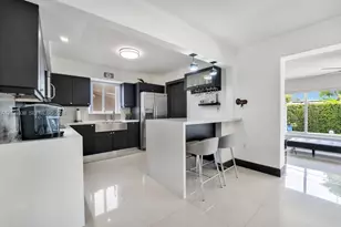 8625 SW 44th St, Miami, FL 33155 - Photo 11