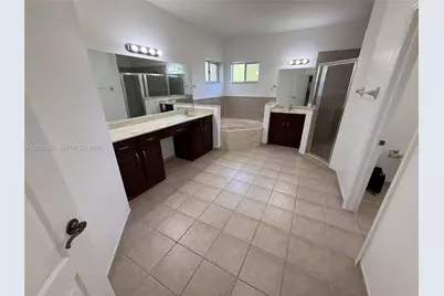 2250 SE 19th Ave, Homestead, FL 33035 - Photo 11