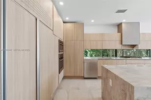 550 S Shore Dr, Miami Beach, FL 33141 - Photo 21