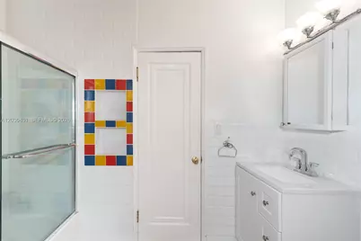 5860 Pine Tree Dr, Miami Beach, FL 33140 - Photo 59