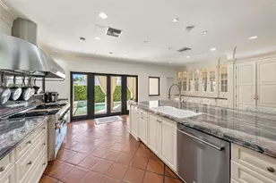 5860 Pine Tree Dr, Miami Beach, FL 33140 - Photo 9