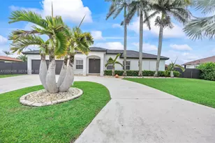 28105 SW 166th Ct, Homestead, FL 33033 - Photo 1