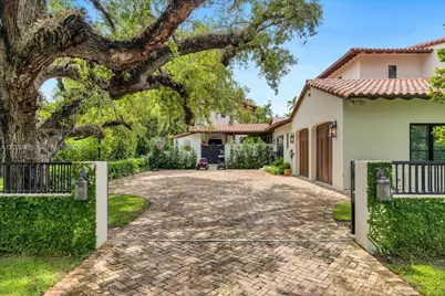 545 San Antonio Ave, Coral Gables, FL 33146 - Photo 5