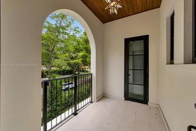 545 San Antonio Ave, Coral Gables, FL 33146 - Photo 23