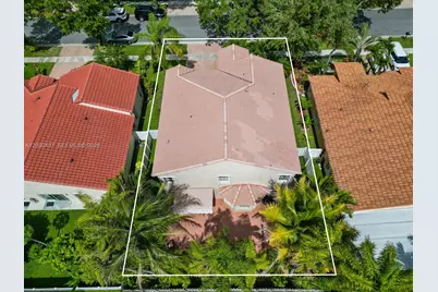 1021 NW 185th Ter, Pembroke Pines, FL 33029 - Photo 33