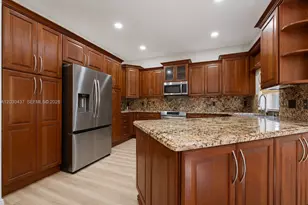1021 NW 185th Terrace, Pembroke Pines, FL 33029 - Photo 31