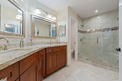 1021 NW 185th Ter, Pembroke Pines, FL 33029 - Photo 21