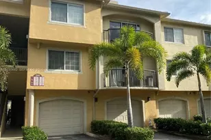 300 N Crestwood Ct N, Royal Palm Beach, FL 33411 - Photo 1
