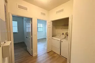 10620 NW 88th St, Doral, FL 33178 - Photo 13